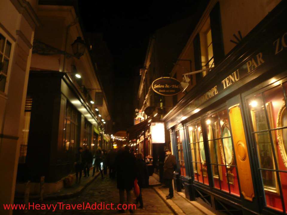 Evening stroll at passage Jouffroy